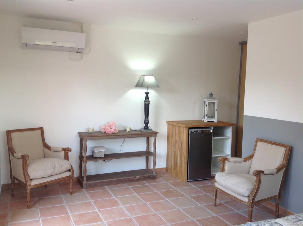 Le Patio Fleuri Hotel ลอร์เกส ห้อง รูปภาพ